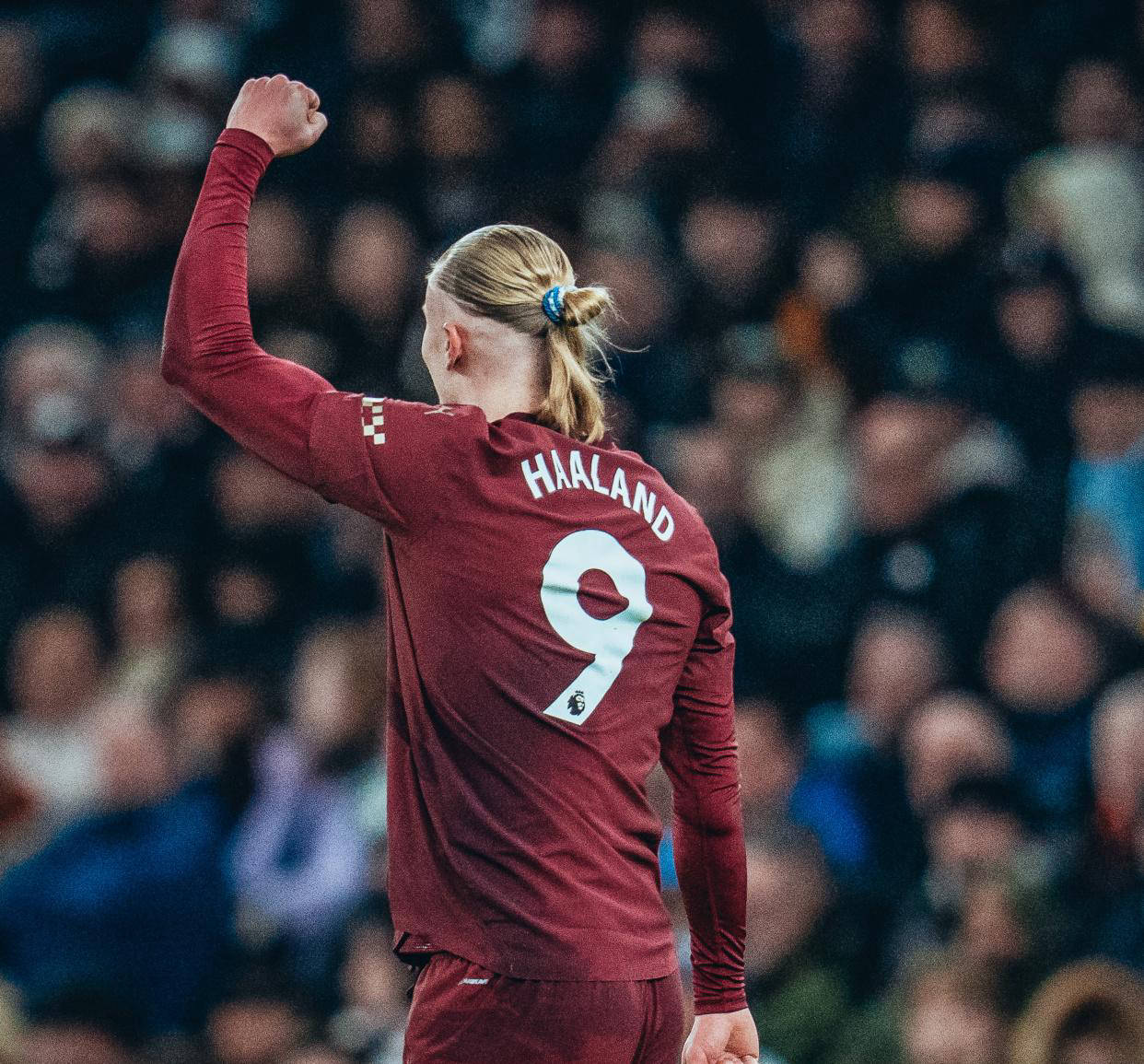 包含哈兰德在西班牙队比赛中重返赛场，险胜引发热议！观众掌声雷动的词条-九游