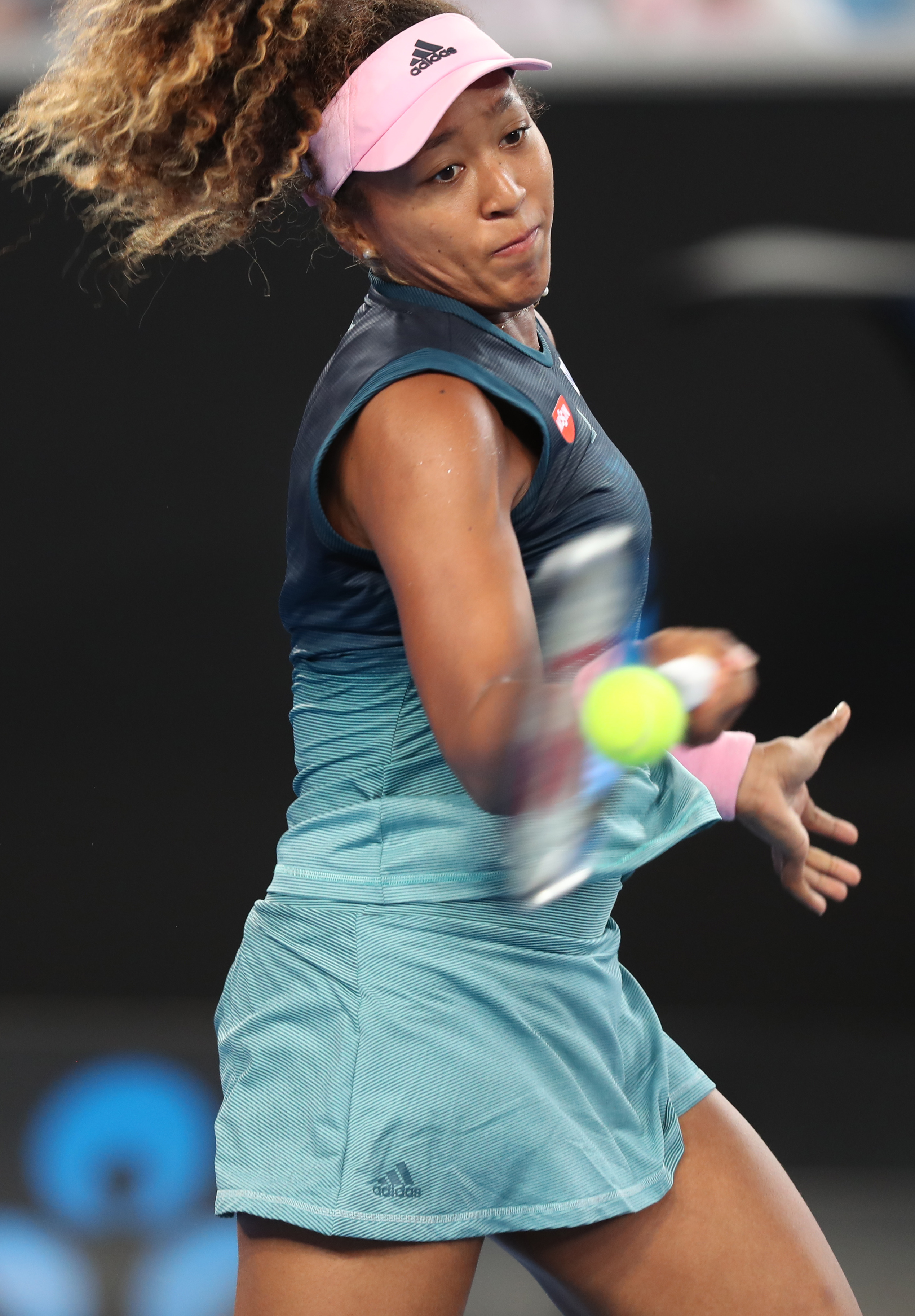 包含锐不可当引发热议！，大坂直美在TL比赛中出色防守赛场气氛高涨的词条