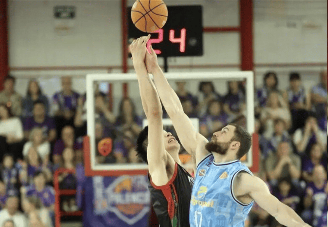 转折点毕尔巴鄂竞技外线爆发，CBA季后赛清晨攻防权衡，气氛紧张，身体对抗强度拉满的简单介绍